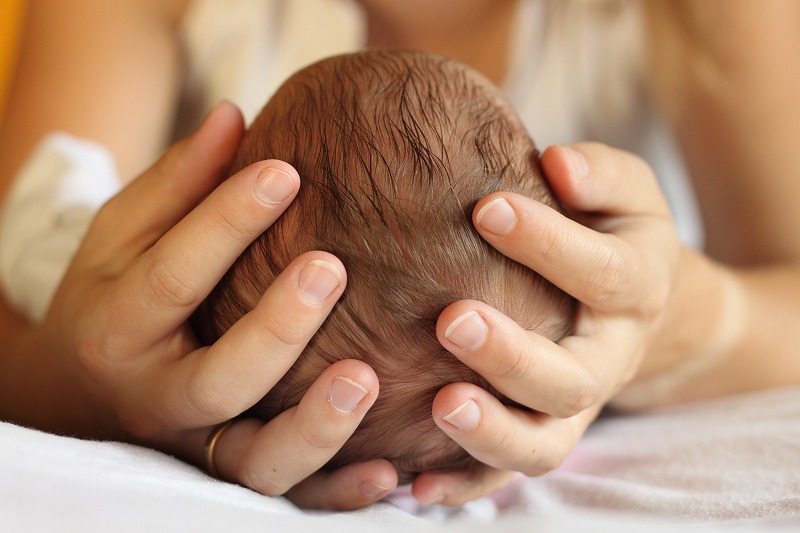 赤ちゃんの頭の形はいつまでに整えばいいの 薄毛 抜け毛研究所